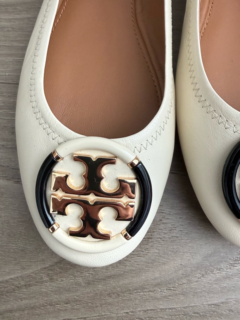 Tory Burch, Size 7, Cream Leather Ballet Flats with Gold & Black Logo - Picture 2 of 5